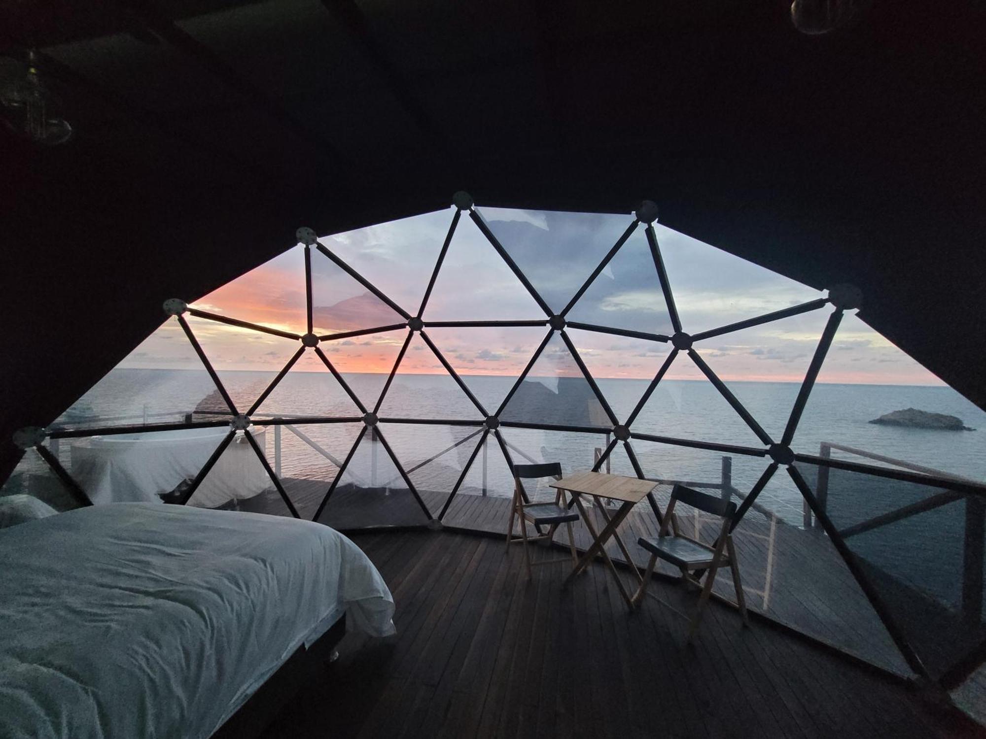 321 Surprise Beach House And Glamping Archibolds Номер фото