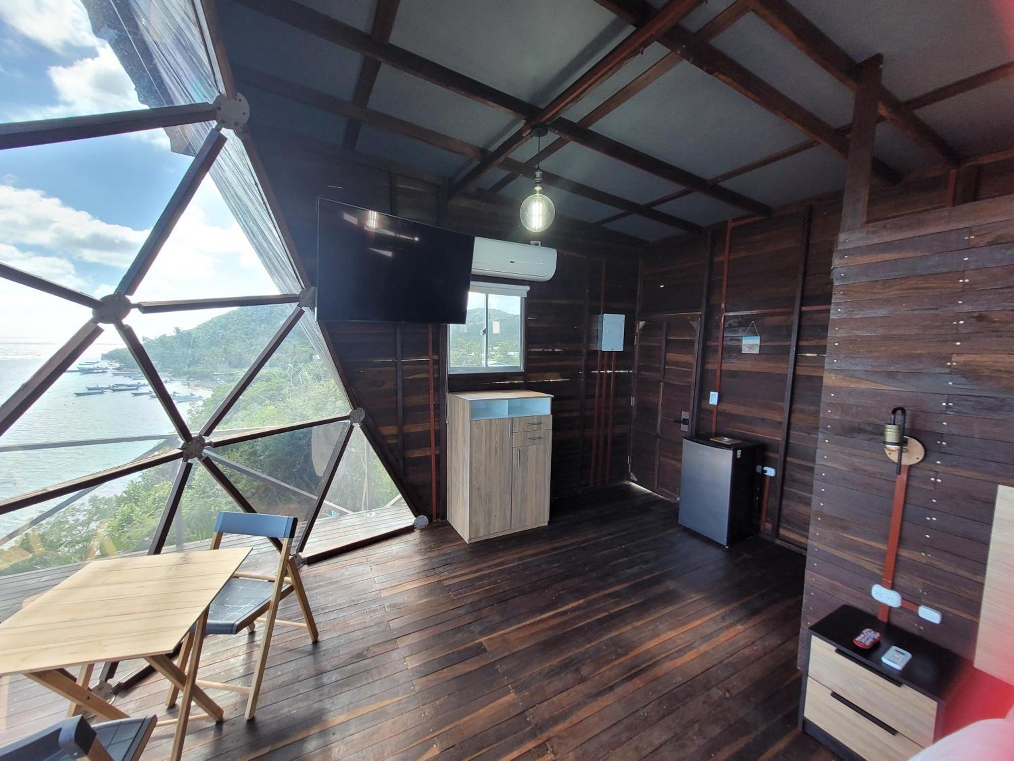 321 Surprise Beach House And Glamping Archibolds Номер фото